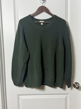 St. John’s Bay Forest Green V-Neck Knit Sweater